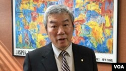 长荣海运股份有限公司船长严立德 （美国之音齐勇明拍摄）