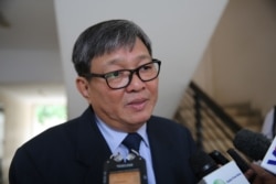 រូបឯកសារ៖ ឯកឧត្តម សុន ឆ័យ ប្រធានក្រុមតំណាងរាស្រ្តគណបក្សជំទាស់ កំពុងថ្លែងនៅក្នុងកិច្ចប្រជុំពេញអង្គពិភាក្សានិងអនុម័តលើសេចក្តីស្នើច្បាប់ស្តីពីការបោះឆ្នោតជ្រើសតាំងសមាជិកព្រឹទ្ធសភាកាលពីថ្ងៃអង្គារ ទី២០ មិថុនា ២០១៧ វិមានរដ្ឋសភា ទីក្រុងភ្នំពេញ។ (កាន់ វិច្ឆិកា/VOA)