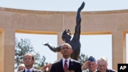 در هفتادمین سالگرد آزادسازی نرماندی، باراک اوباما، رئیس جمهوری وقت آمریکا، در کنار همتای فرانسویش فرانسوا اولاند، و کهنه سربازان جنگ جهانی دوم در گورستان آمریکاییان نرماندی گرد هم آمدند. شانزدهم خرداد ۱۳۹۳