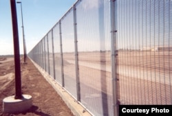 Riverdale Mills of Northbridge, Massachusetts, already supplies some fencing along the Arizona border with Mexico.