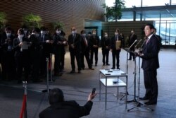 기시다 후미오 일본 총리가 11일 도쿄 총리 관저에서 북한의 탄도미사일 발사 관련 입장을 밝히고 있다.