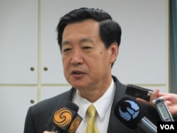 台湾执政党国民党立委费鸿泰（美国之音张永泰拍摄）