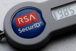一种叫做 “RSA SecurID dongle”的电脑外部插件可为使用者提供临时VPN，越过防火墙的封锁。