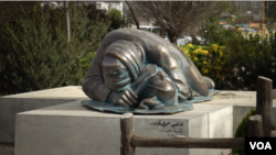 پەیکەری عومەری خاوەر