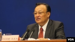 新疆维吾尔自治区主席雪克来提·扎克尔谈新疆发展与暴恐（美国之音东方拍摄）
