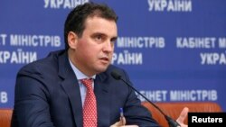 Ukraine's Economy Minister Aivaras Abromavicius speaks during a news conference in Kyiv, Dec.10, 2014. He resigned earlier this month.