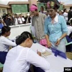 Pelaksanaan pemilu di Birma, 18 Oktober 2010 mendapat kecaman karena terjadinya banyak pelanggaran.