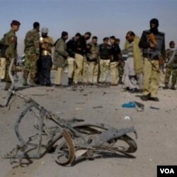 Pelaku pemboman menyerang kerumunan orang yang sedang mengantri bantuan dari Program Pangan Dunia.