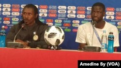 Le capitaine Cheikhou Kouyaté lors d'une conférence de presse, à Moscou, le 18 juin 2018. (VOA/Amedine Sy)