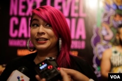 កញ្ញា Marisol Velez អ្នករាំ​រ៉េប​នៅ​ទីក្រុង Chicago សហរដ្ឋ​អាមេរិក និង​ជា​គ្រូ​បណ្តុះ​បណ្តាល​មួយ​រូប​ថ្លែង​ទៅ​កាន់​អ្នកសារព័ត៌មាន​ក្នុង​សន្និសីទ​បើក​កម្មវិធី Next Level នៅ​គេហដ្ឋាន​របស់​ឯក​អគ្គរដ្ឋទូត​អាមេរិក​ប្រចាំ​កម្ពុជា កាលពី​ថ្ងៃ​ព្រហស្បតិ៍ ទី ២៩ ខែមេសា ឆ្នាំ២០១៨។ (ទុំ ម្លិះ/VOA)