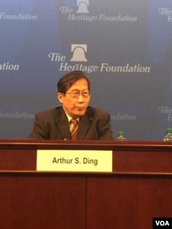 台湾国立政治大学国际关系研究中心研究员兼主任丁树范（美国之音莉雅拍摄）