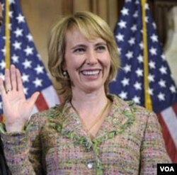 Anggota Kongres Partai Demokrat, Gabrielle Giffords (40 tahun)