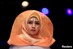Indoneziya moda sahnalarida