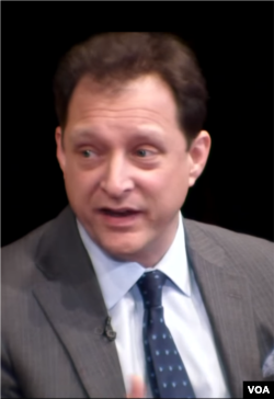 资深中国问题专家荣大聂(Daniel Rosen) (美国之音方冰拍摄)