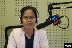 លោកស្រី ចក់ សុភាព នាយិកា​ប្រតិបត្តិ​នៃ​មជ្ឈមណ្ឌល​សិទ្ធិ​មនុស្ស​កម្ពុជា។ (លឹម សុធី/VOA)