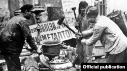 უკრაინის ავტოკეფალური მართლმადიდებელი ეკლესიის სიწმინდეების განადგურება საბჭოთა უკრაინაში