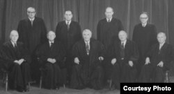 1971年的美国联邦最高法院 (资料照片)