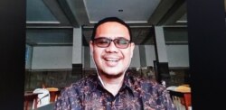 Pengamat Sosial dari Ilmu Kesejahteraan Sosial Universitas Indonesia, Rissalwan Habdy, saat menjadi narasumber diksusi daring bertema Kesejahteraan Sosial, Kamis (20/8). (Foto: VOA/ Yudha Satriawan)