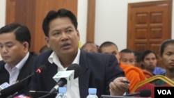 រូបឯកសារ៖ លោក សុខ ទូច ប្រធាន​រាជបណ្ឌិត​សភា​។ (VOA)