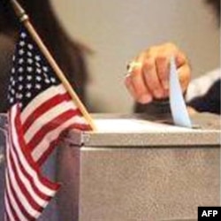 Vakillar Palatasidagi 435 o'rinning hammasi, 100 o'rinli Senatdagi 37 joy uchun kurash ketmoqda