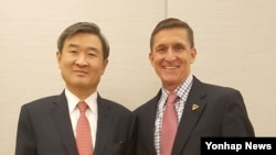 지난 18일 미국을 방문한 조태용 청와대 국가안보실 1차장(왼쪽)이 도널드 트럼프 미국 대통령 당선인의 플린 백악관 국가안보보좌관 내정자와 미-한 동맹, 북핵 문제 등을 협의했다.