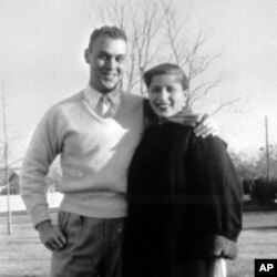 Rut Beyder Ginsburg turmush o'rtog'i Martin Ginsburg bilan, 1954