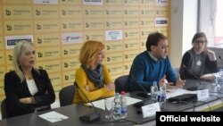 Konferencija o ilegalnim deportacijama migranata iz Hrvatske i Mađarske, rizičnim po živote migranata, povod smrt avganistanske devojčice na granici Hrvatske i Srbije. (Foto: Medijacentar Beograd)