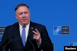 마이크 폼페오 미 국무장관이 4일 벨기에 브뤼셀에서 열린 북대서양조약기구(NATO) 외교장관 회의에 참석한 뒤 기자회견을 열었다.