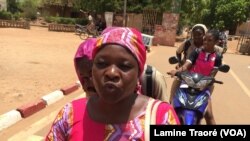 Fatimata Ouédraogo, parente d'élève à Ouagadougou, Burkina, le 7 mai 2019. (VOA/Lamine Traoré)