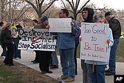 Opponents of the health care plan demonstrate in Iowa, 25 Mar 2010