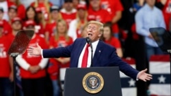 Predsednik Tramp na predizbornom mitingu u Mineapolisu, 10. oktobra 2019.