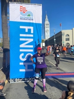 Ake Pangestuti di acara lomba lari yang ia dedikasikan untuk bulan Alzheimer sedunia 2021 (dok: Ake Pangestuti)