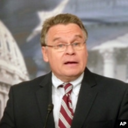 美国议员和中国问题专家祝贺美国之音对华广播70周年