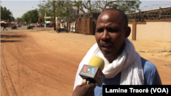 Daouda Diallo, secrétaire-général du Collectif, au Burkina Faso, le 11 avril 2019. (VOA/Lamine Traoré)