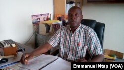 Jean-Pierre Mvodo Edjengue du Secrétariat national à l'enseignement privé laïc à Yaoundé, 17 août 2017. (VOA/Emmanuel Ntap)