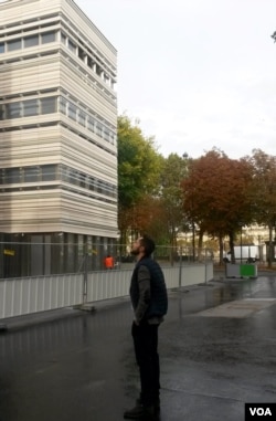 Parisian Laurent Belot finds the new Russian spiritual center austere but attractive, Oct. 18, 2016. (L.Bryant/VOA)