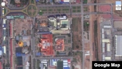 A Google Maps screenshot shows the Naga World casino towering over nearby state buildings including the Buddhist Institute (West) as well as the National Assembly and the Ministry of Foreign Affairs in Phnom Penh. (Google Maps)