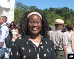 参观民众桑德拉