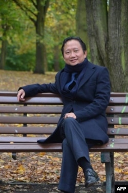 Vietnamese national Trinh Xuan Thanh sitting on a park bench in Berlin. Germany accused Hanoi, Aug. 2, 2017, of kidnapping Trinh Xuan Thanh, who was seeking asylum in Germany. Berlin furiously summoned Vietnam's ambassador and expelled one of the southeast Asian nation's spies.