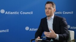 გრამ ბრუკი, ციფრული გამოძიების კვლევების ლაბორატორიის დირექტორი