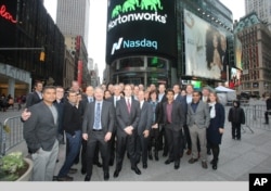 FILE - Hortonworks, Inc.Hortonworks, Inc., a California software company, opened for trading on The Nasdaq Stock Market, Dec. 12, 2014.
