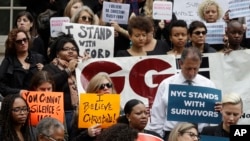 Sejumlah orang berunjuk rasa di New York menolak Kavanaugh sebagai Hakim Agung.