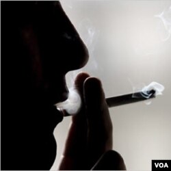 Harga rokok yang amat terjangkau akibat cukai yang murah, menurut Komnas Perlindungan Anak, menjadi salah satu penyebab banyaknya perokok muda.