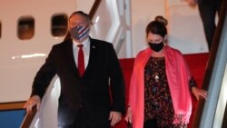 美国国务卿蓬佩奥与夫人2020年10月27日抵达斯里兰卡访问（路透社）