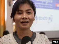 Sin Chanpao Razath, the deputy commune chief in O’Char commune, Battambang province, is one of several up-and-coming councilors in the Cambodia National Rescue Party’s arsenal. (Leng Len/VOA Khmer)