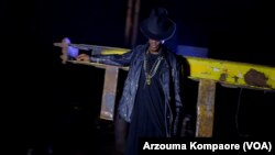 Debordo Leekunfa, Shake your body