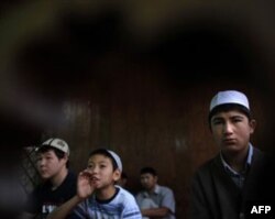 Qirg’izistonda islom ahlining boshqa din vakillari bilan munosabati qanday?