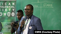 Inza Koné, élu premier président de la Société Africaine de Primatologie.