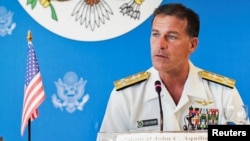 资料照片：时任美国印太司令部司令约翰·阿奎利诺在泰国曼谷参加记者会。(2019年12月13)