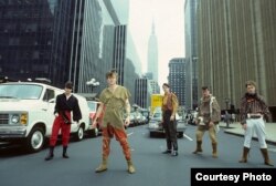 Spandau Ballet, left to right, John Keeble, Steve Norman, Tony Hadley, Martin Kemp, Gary Kemp © 1981 Lynn Goldsmith